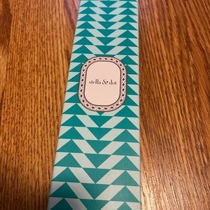 New in box Stella & Dot Anda Intention Necklace - Courage.